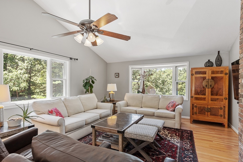 16 Birch Dr