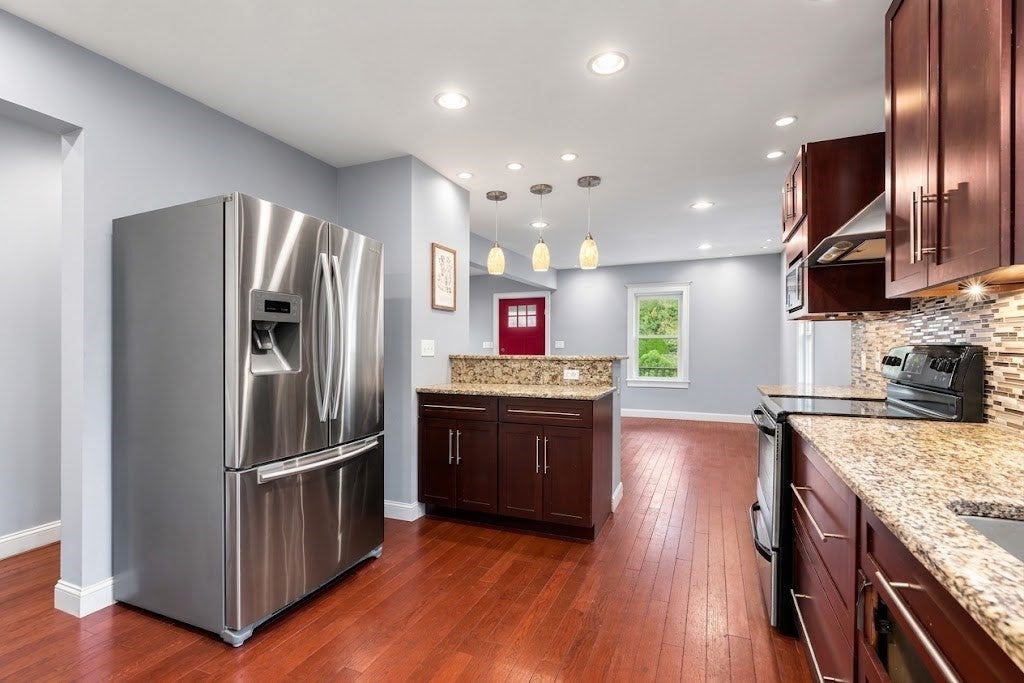 6 Pershing St, Billerica, MA Photo #10