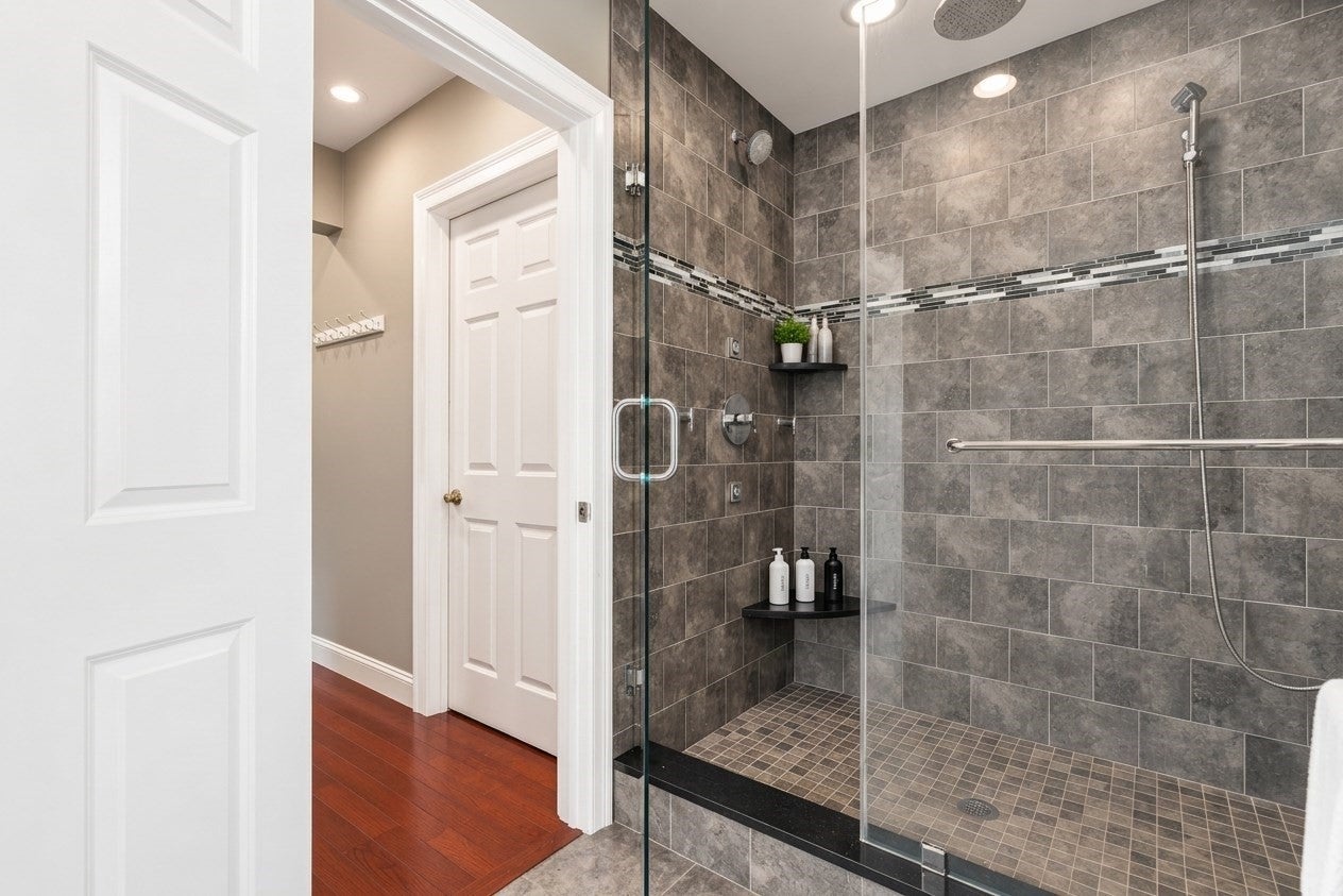 6 Pershing St, Billerica, MA Photo #12