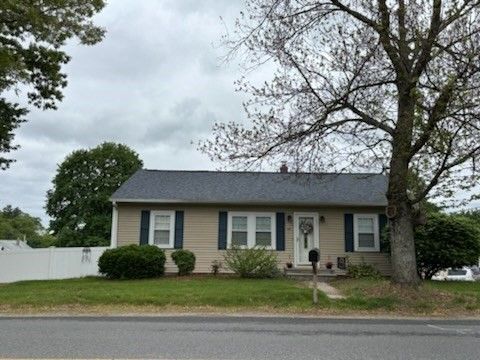 98 Varnum Road Dracut MA 01826