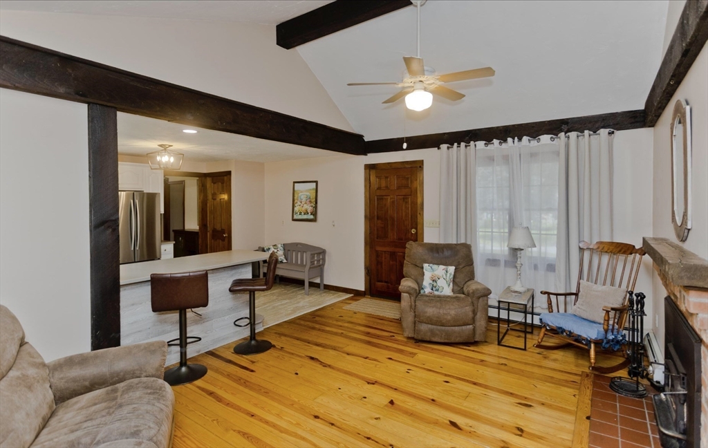 4 Caroline Cir
