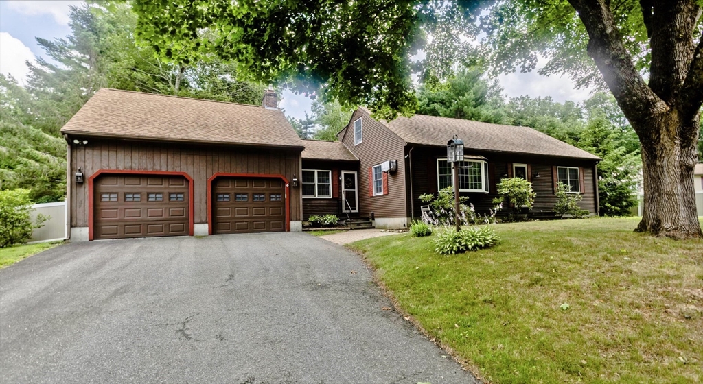 4 Caroline Cir