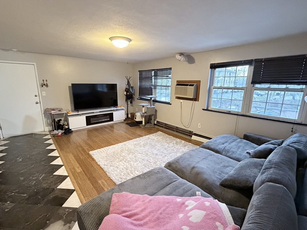 243 Boston Post Rd E 11