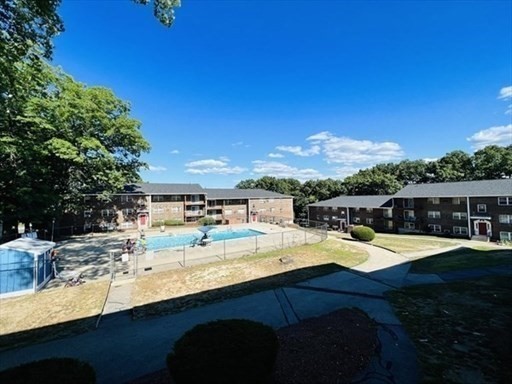 243 Boston Post Rd E 11