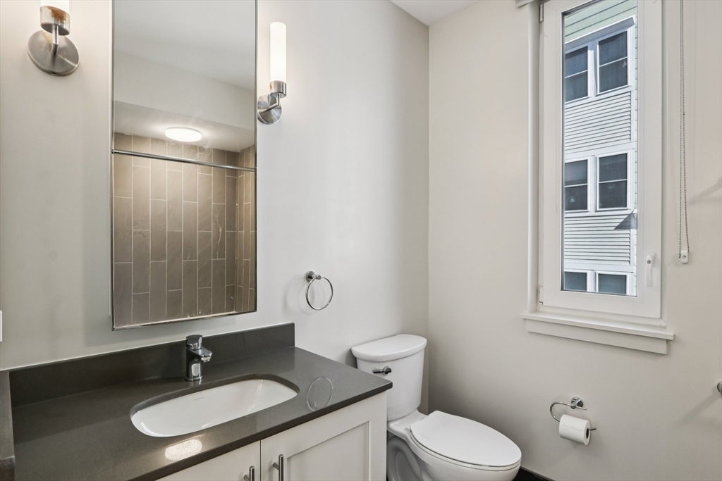 77 New ST 102-H, Cambridge, MA, 77 New ST 102-H, Cambridge, MA Photo #7