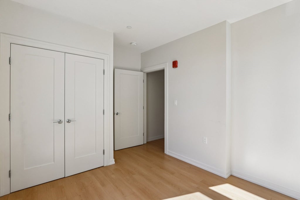 77 New ST 102-H, Cambridge, MA, 77 New ST 102-H, Cambridge, MA Photo #6