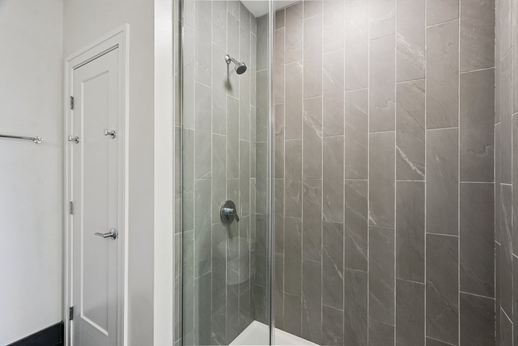 77 New ST 102-H, Cambridge, MA, 77 New ST 102-H, Cambridge, MA Photo #12
