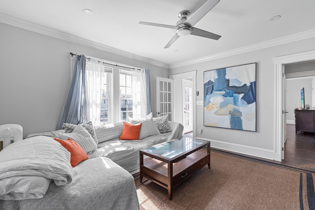 86 Chester Ave 2