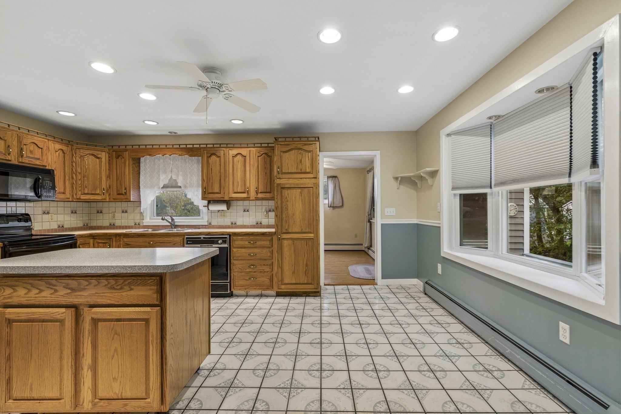 30 Lee Rd, Dracut, MA, 30 Lee Rd, Dracut, MA Photo #5