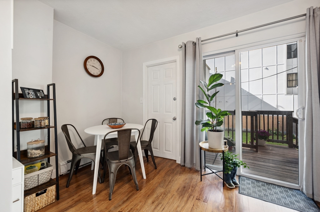 219 Marion St 1