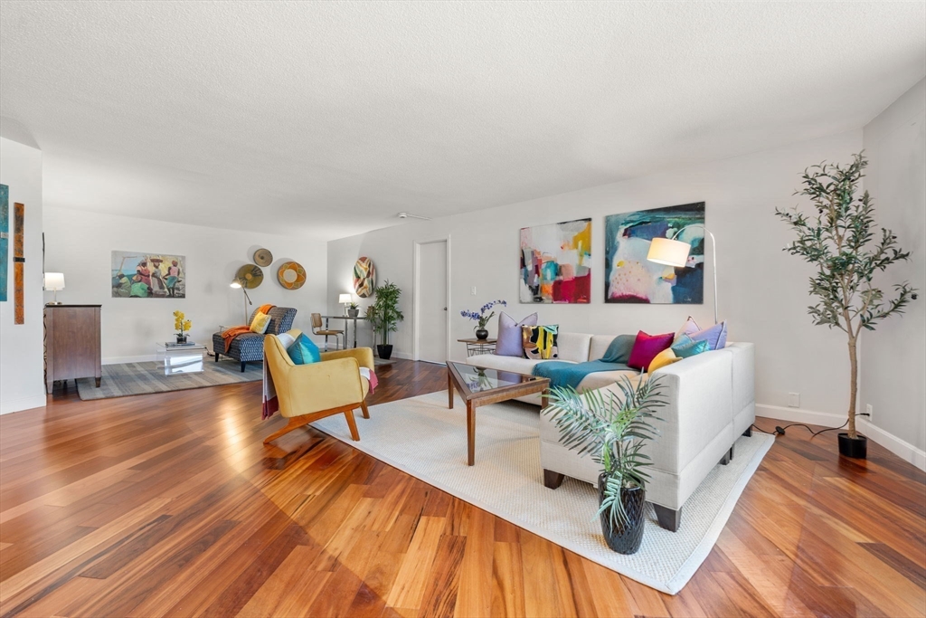 280 Boylston St 405
