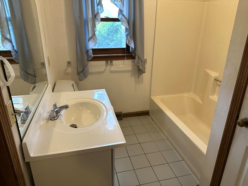 8 Deep Wood Dr, Sandwich, MA Photo #15