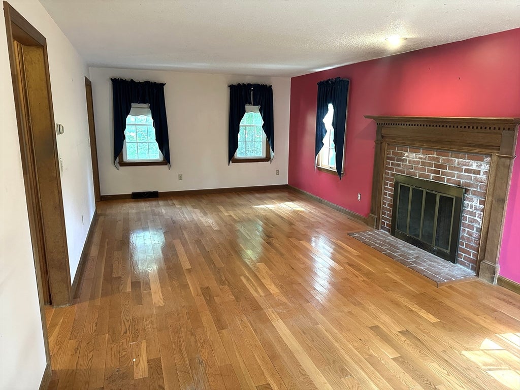 8 Deep Wood Dr, Sandwich, MA Photo #7