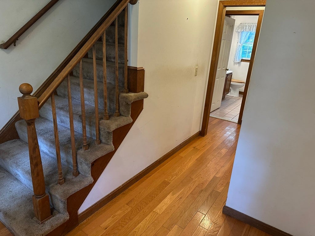 8 Deep Wood Dr, Sandwich, MA Photo #5