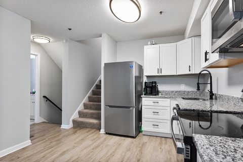 4 Duck Pond Rd 211 Beverly MA 01915