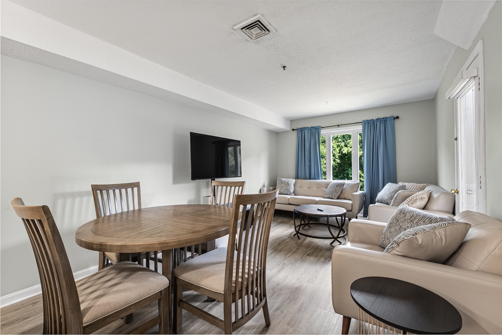 4 Duck Pond Rd 211