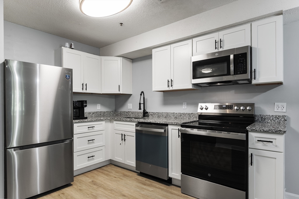 4 Duck Pond Rd 211
