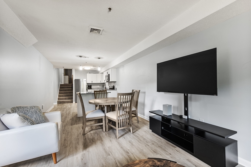 4 Duck Pond Rd 211