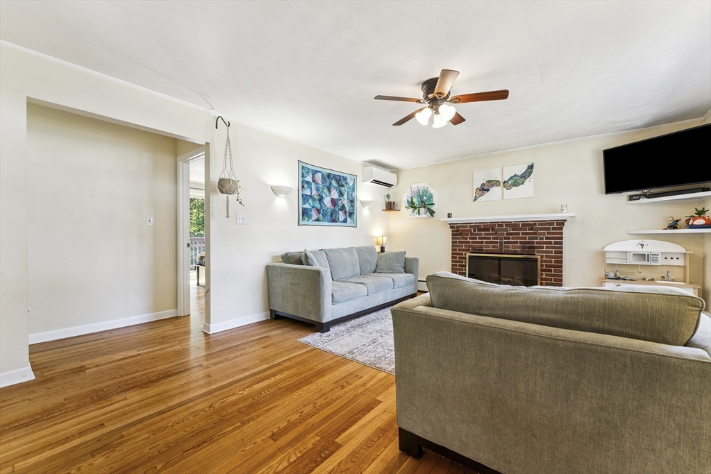 23 Hawthorne St