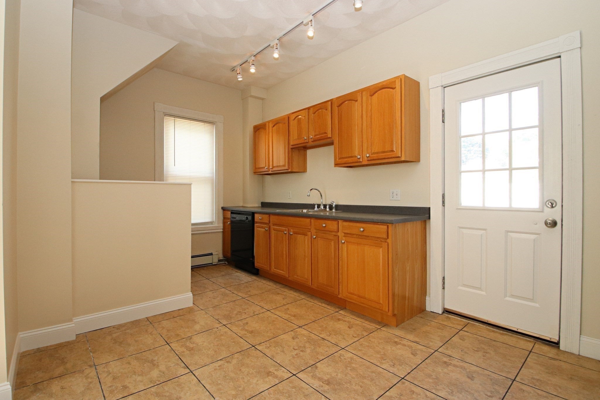 601 Lincoln Avenue, Saugus, MA Photo #10