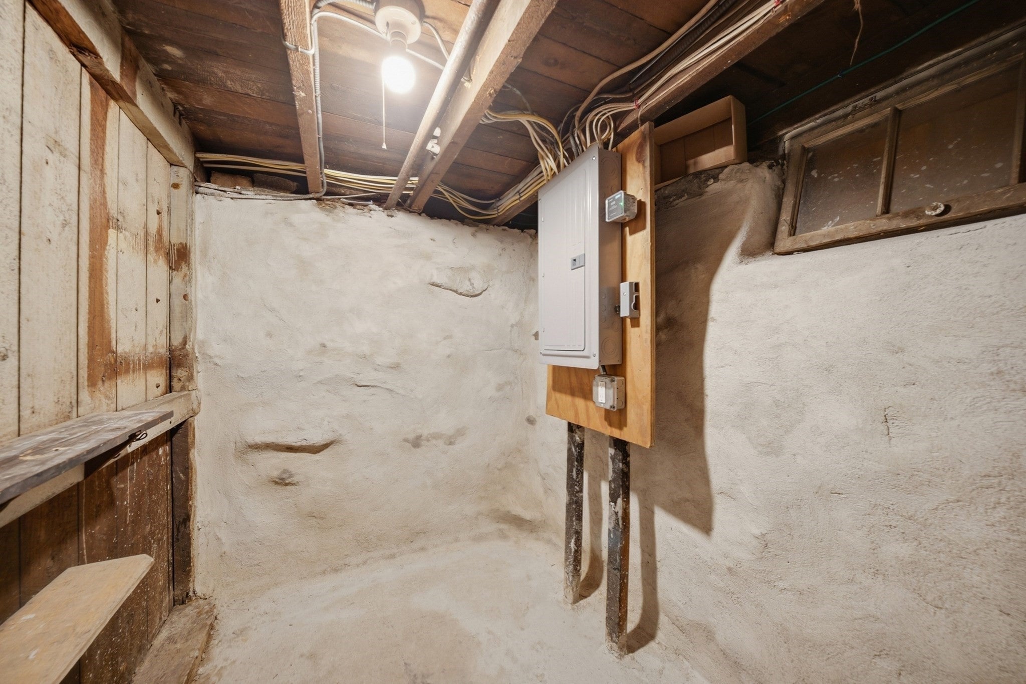 57 Corbett St, Lowell, MA Photo #40