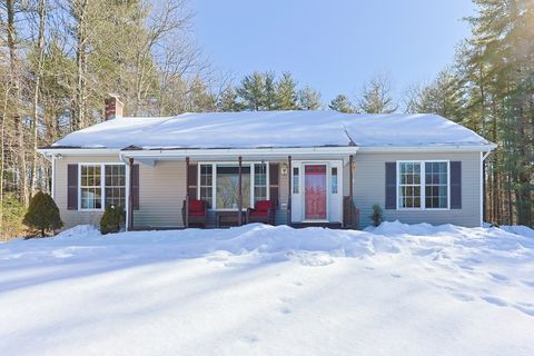 Photo of 8 Wallis St, Douglas, MA 01516 (MLS # 73483000)