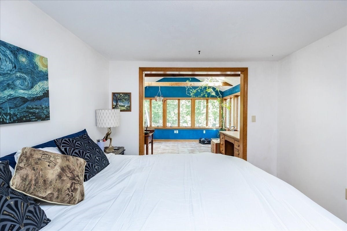 43 Crestwood Cir, Lawrence, MA Photo #11