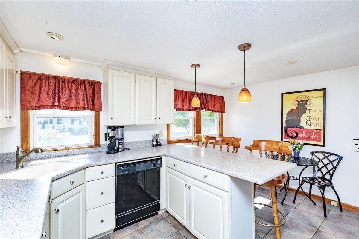 43 Crestwood Cir, Lawrence, MA Photo #6