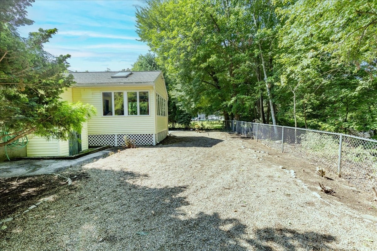 43 Crestwood Cir, Lawrence, MA Photo #24