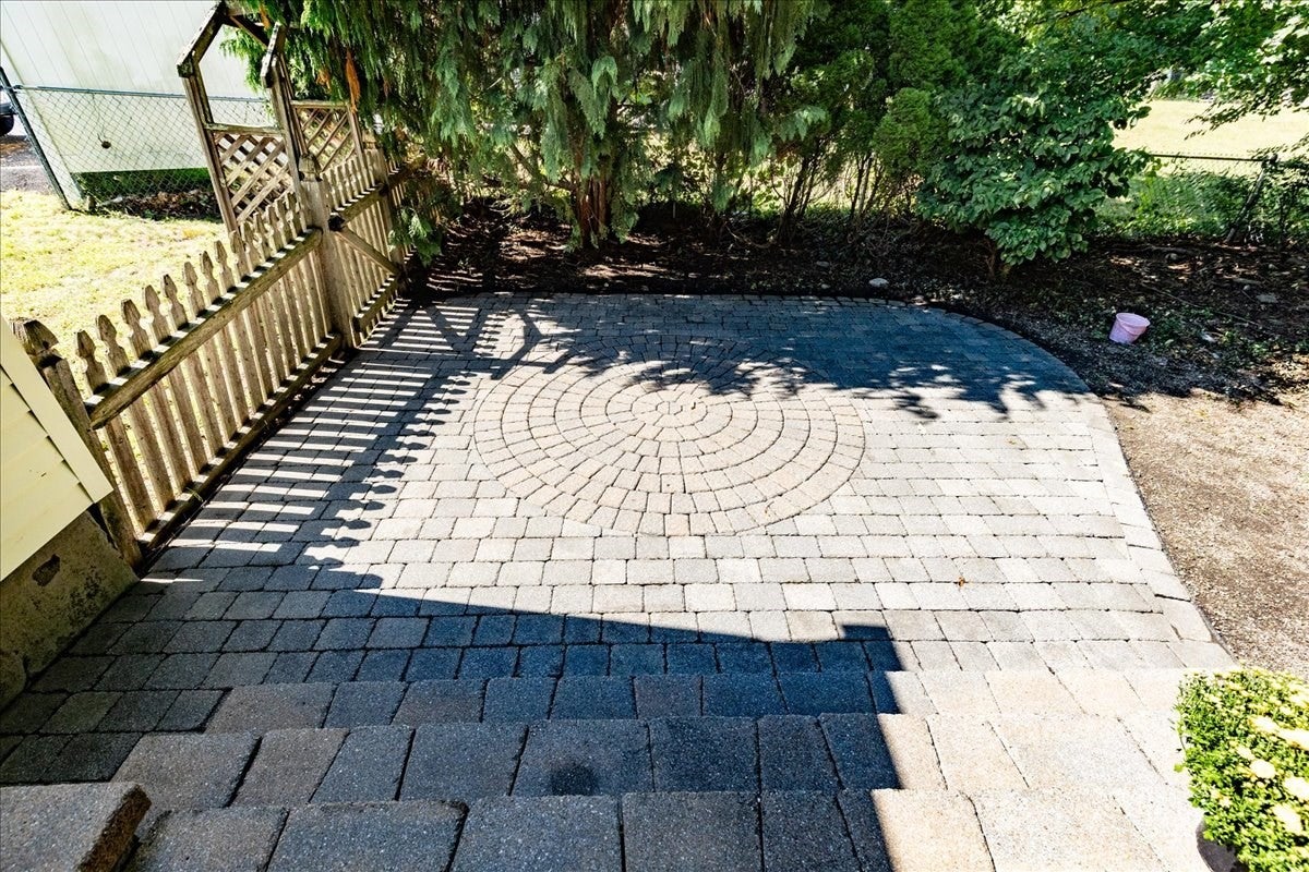 43 Crestwood Cir, Lawrence, MA Photo #21