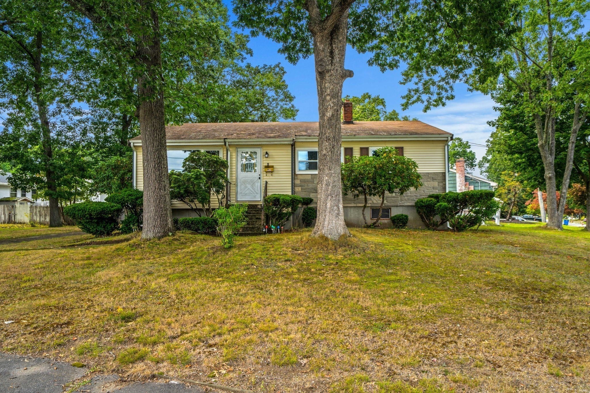 Photo of 4 Niles Rd, Randolph, MA