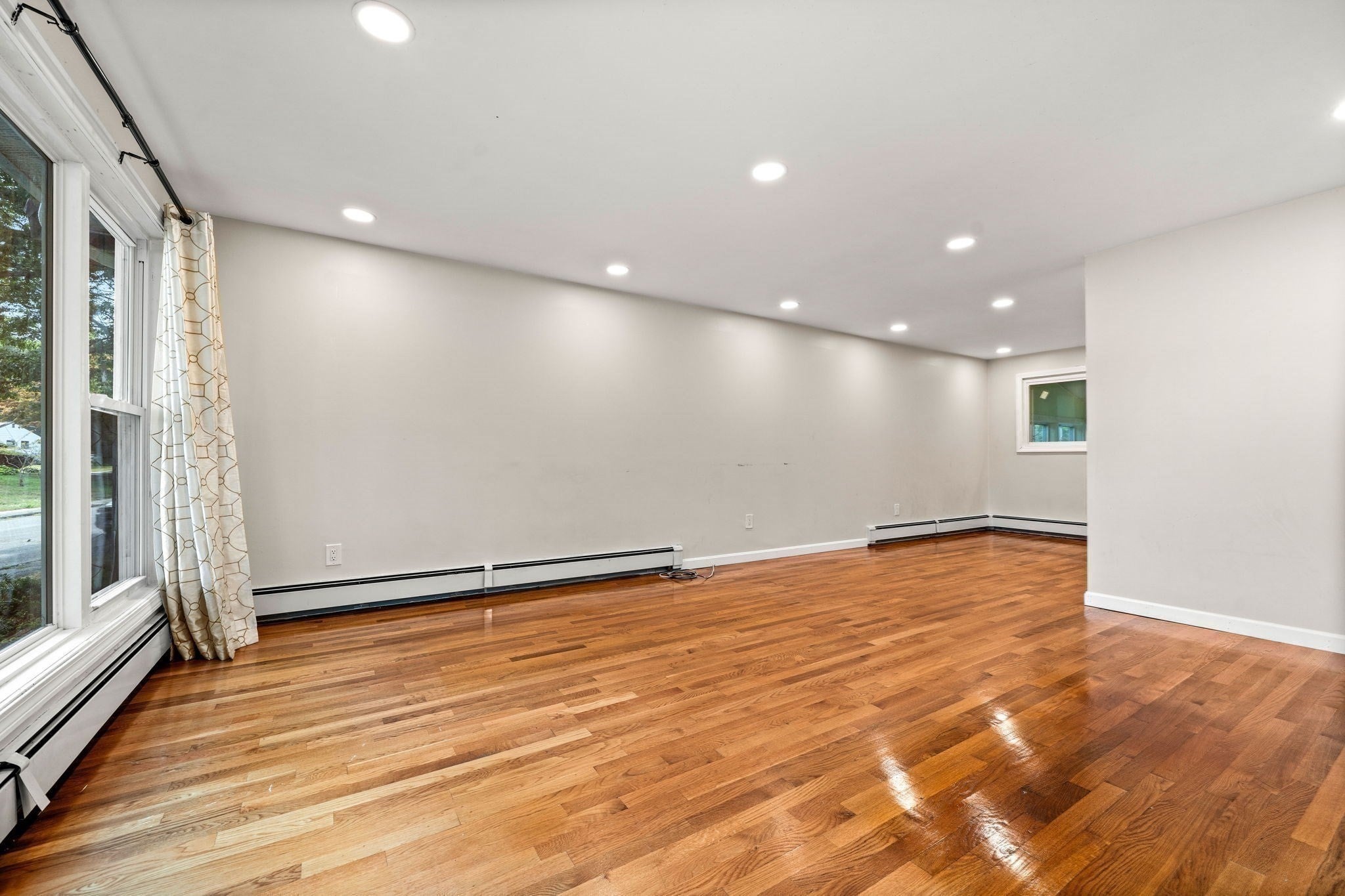 4 Niles Rd, Randolph, MA, 4 Niles Rd, Randolph, MA Photo #4