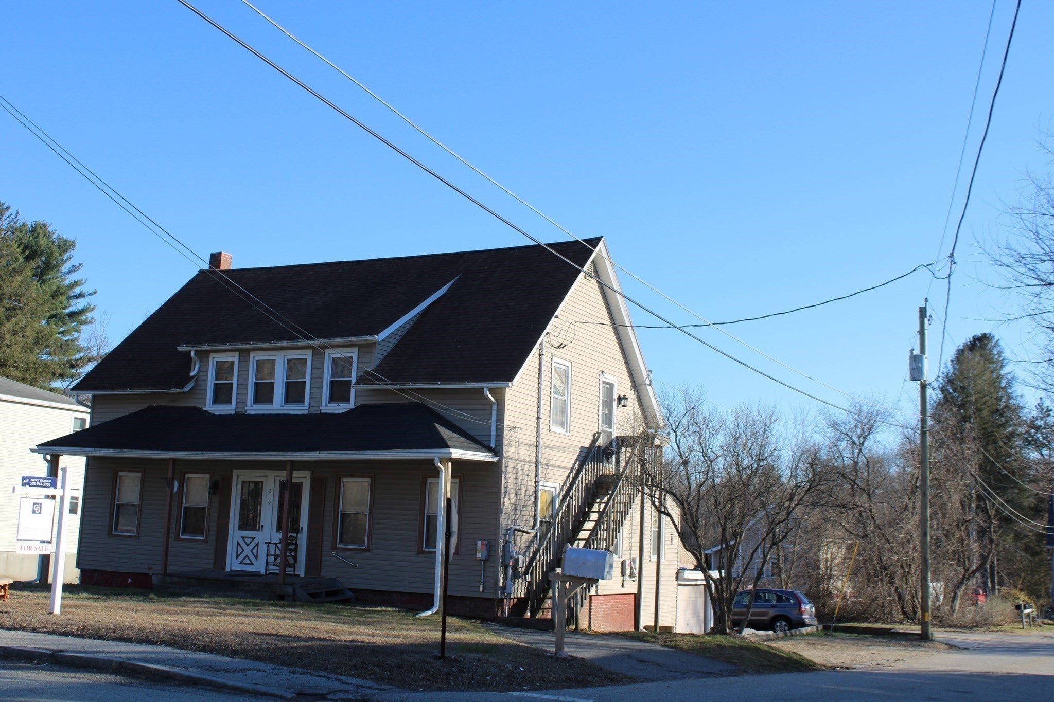 25 Quinebaug Road