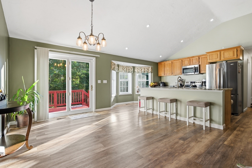 37 Moreland Green Dr