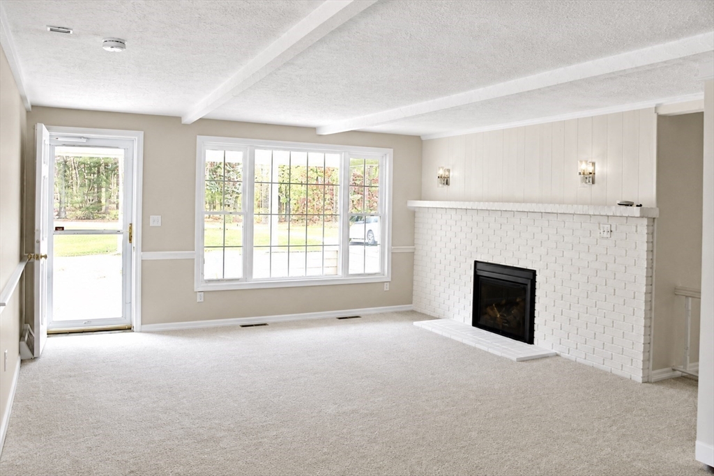 27 Reservoir Ave, Lakeville, MA Photo #8