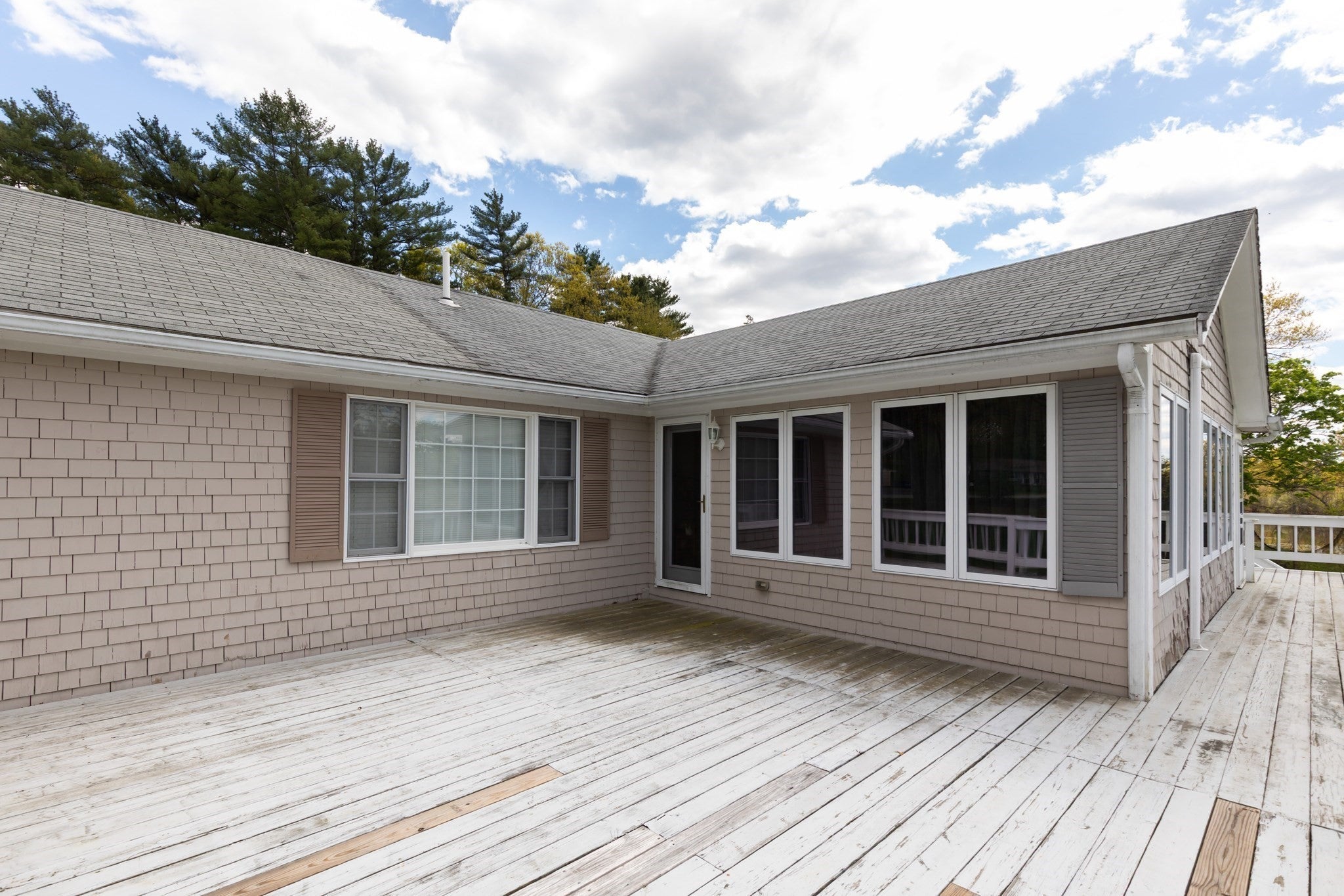 27 Reservoir Ave