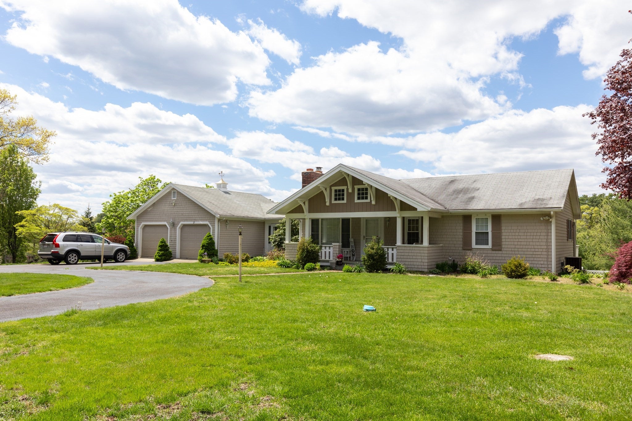 27 Reservoir Ave, Lakeville MA 02347