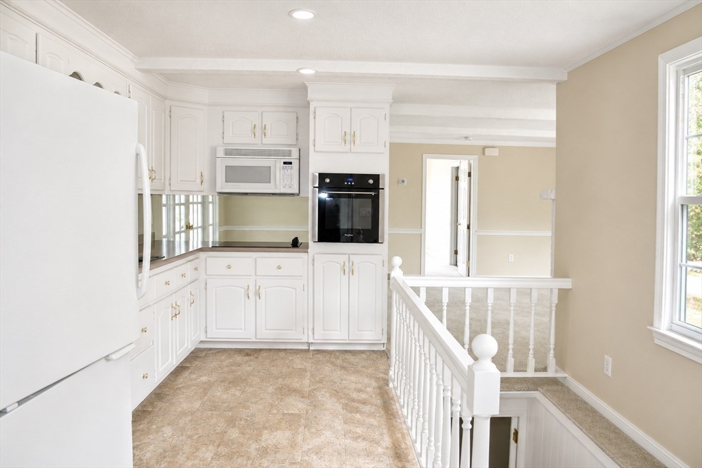 27 Reservoir Ave, Lakeville, MA Photo #7