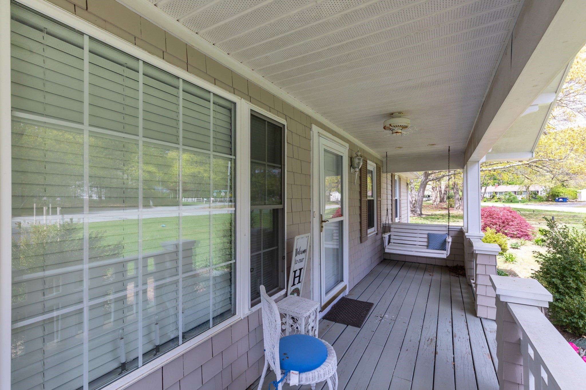 27 Reservoir Ave