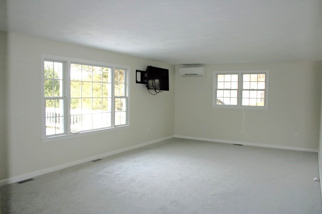 27 Reservoir Ave, Lakeville, MA Photo #10