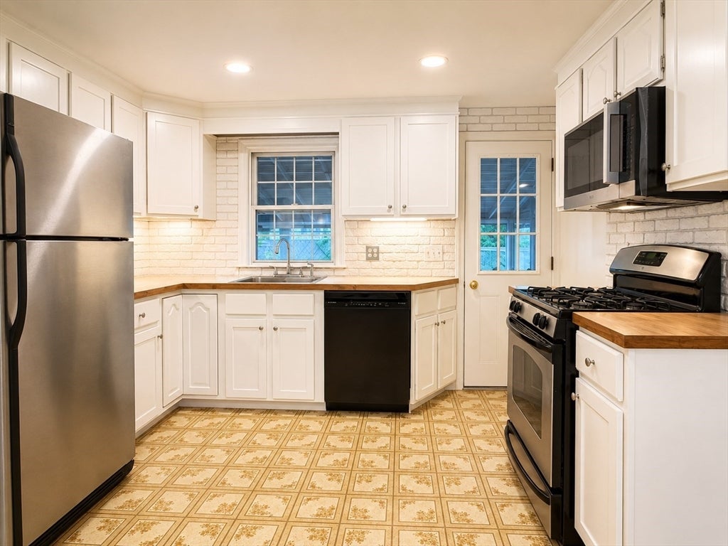 106 Russell Rd, Newton, MA, 106 Russell Rd, Newton, MA Photo #5
