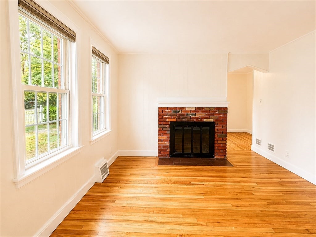 106 Russell Rd, Newton, MA, 106 Russell Rd, Newton, MA Photo #2