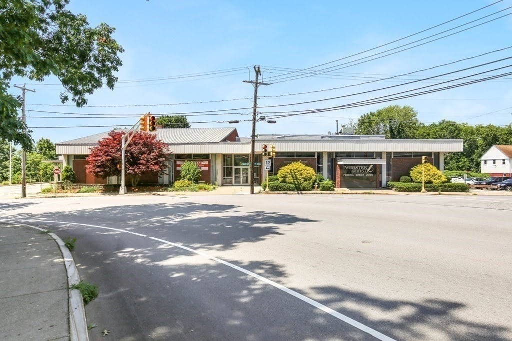 1 N Main St