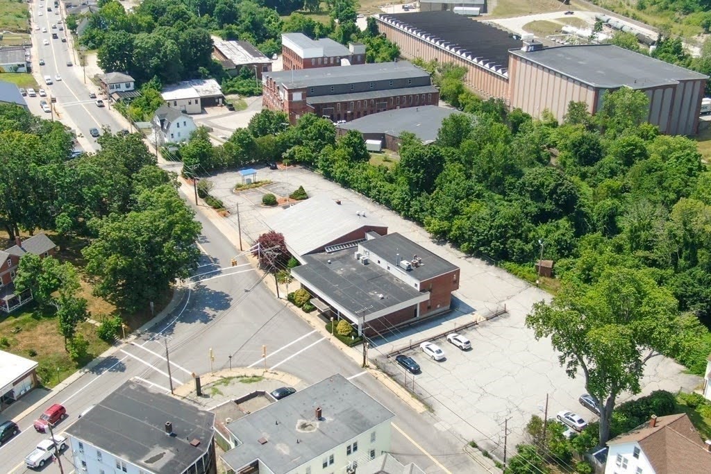 1 N Main St