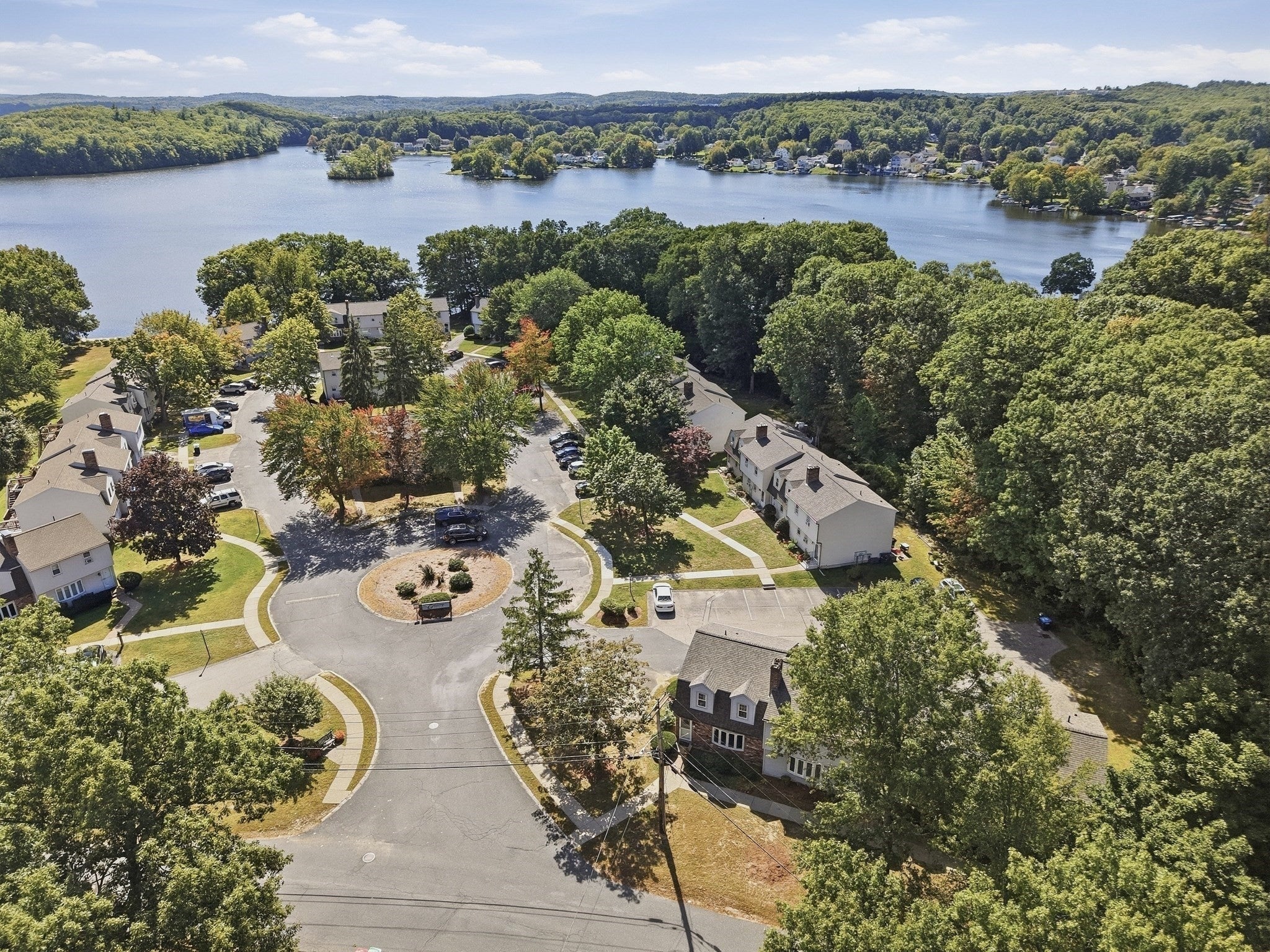 1 Tiffany Circle #1, Millbury, MA Photo #4