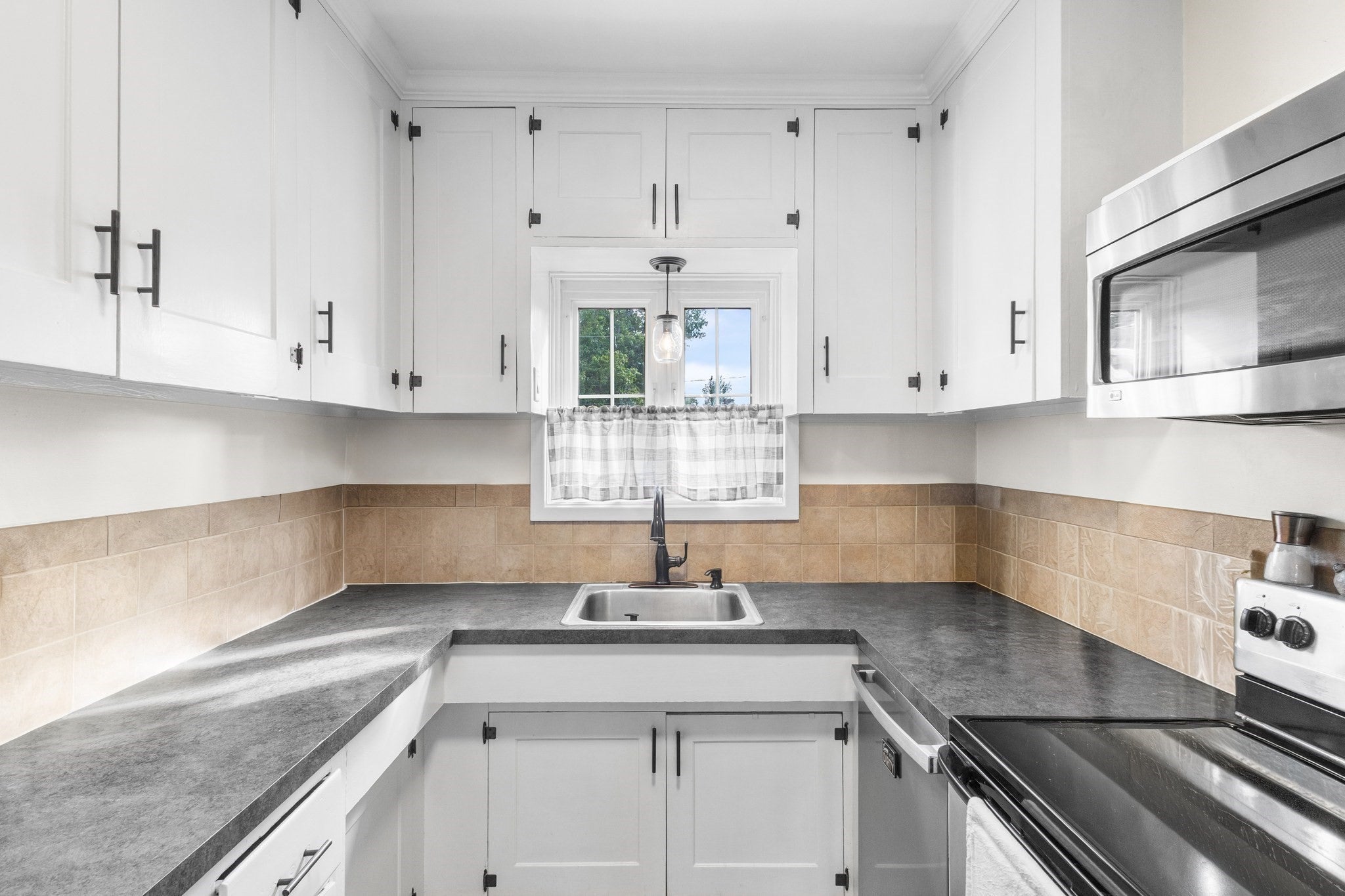 1021 Ray St, Fall River, MA, 1021 Ray St, Fall River, MA Photo #21