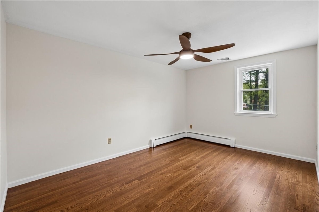9 Robinhood Road, Tyngsborough, MA Photo #19