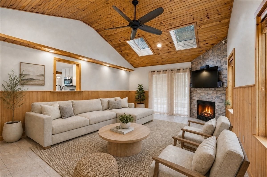 9 Robinhood Road, Tyngsborough, MA Photo #9