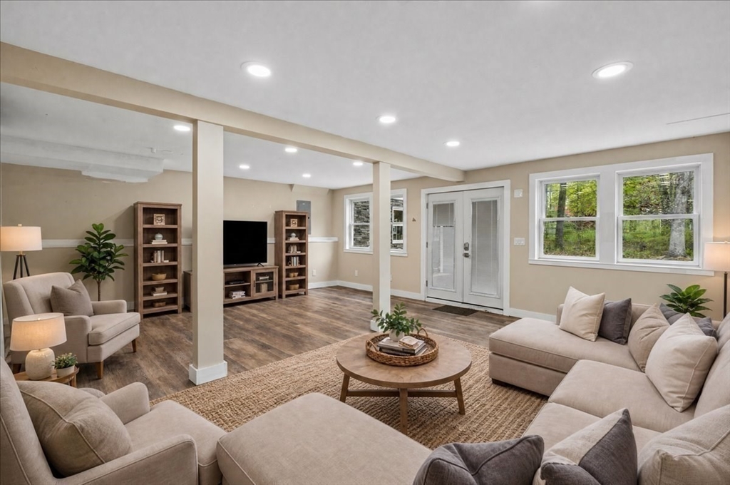 9 Robinhood Road, Tyngsborough, MA Photo #33