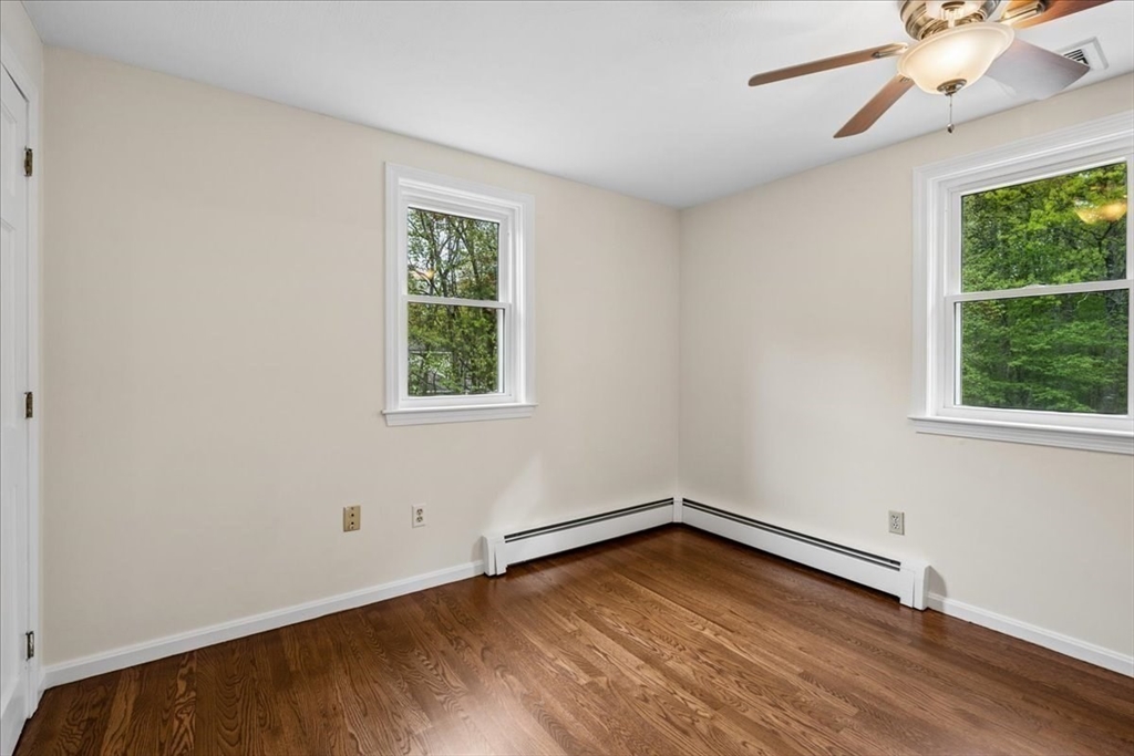 9 Robinhood Road, Tyngsborough, MA Photo #25